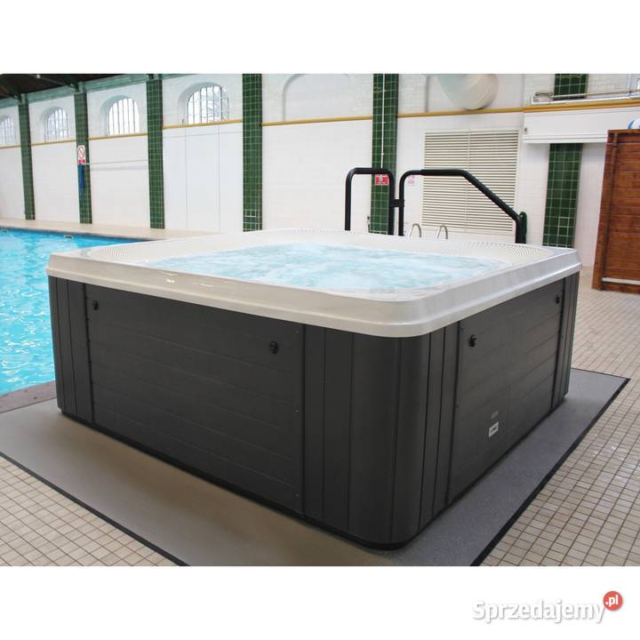 Jacuzzi z systemem przelewowym Jacuzzi do hoteli podkarpackie