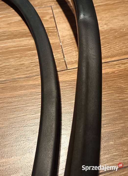 Uszczelka drzwi lewych z karoserii corolla E12 Łódź