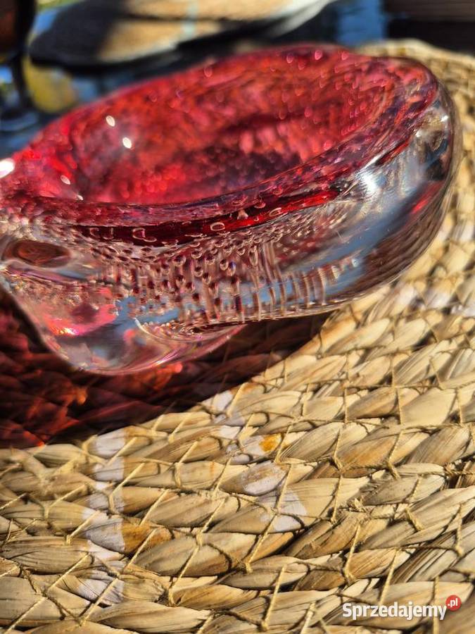 Szklana popielniczka vintage Murano PRL Rubinowa
