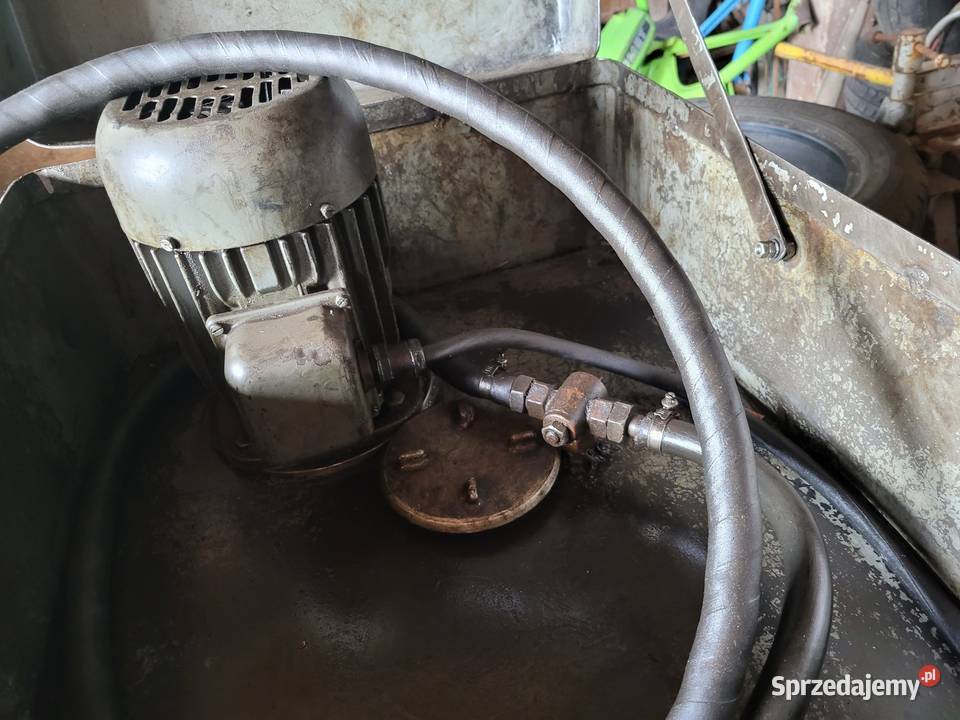 Olejarka 100l dystrybutor oleju 1975 PRL