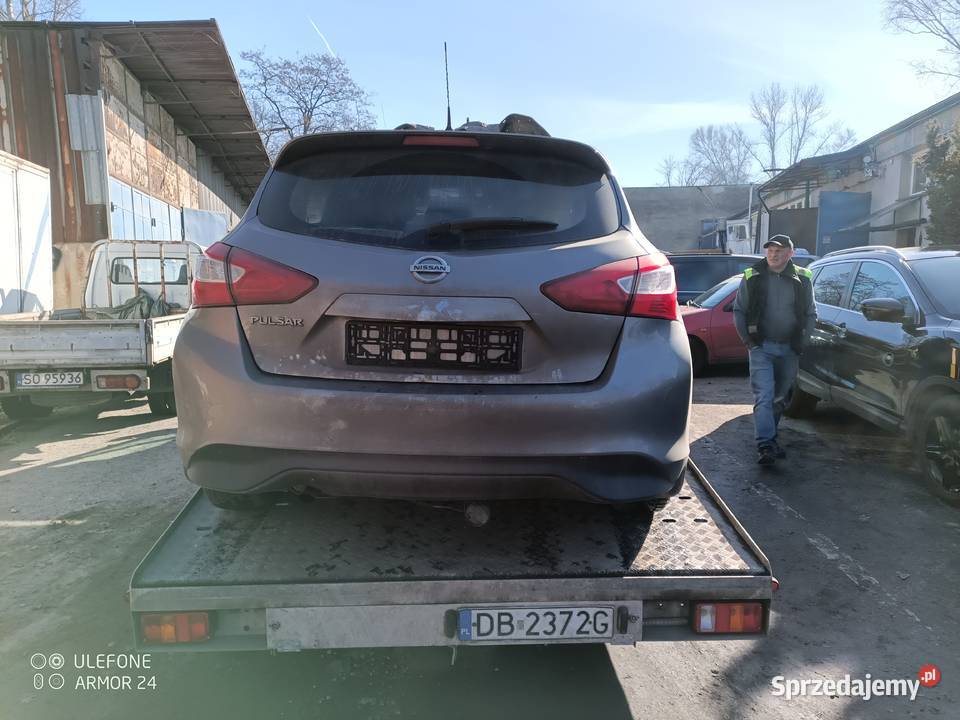 Nissan pulsar w całości