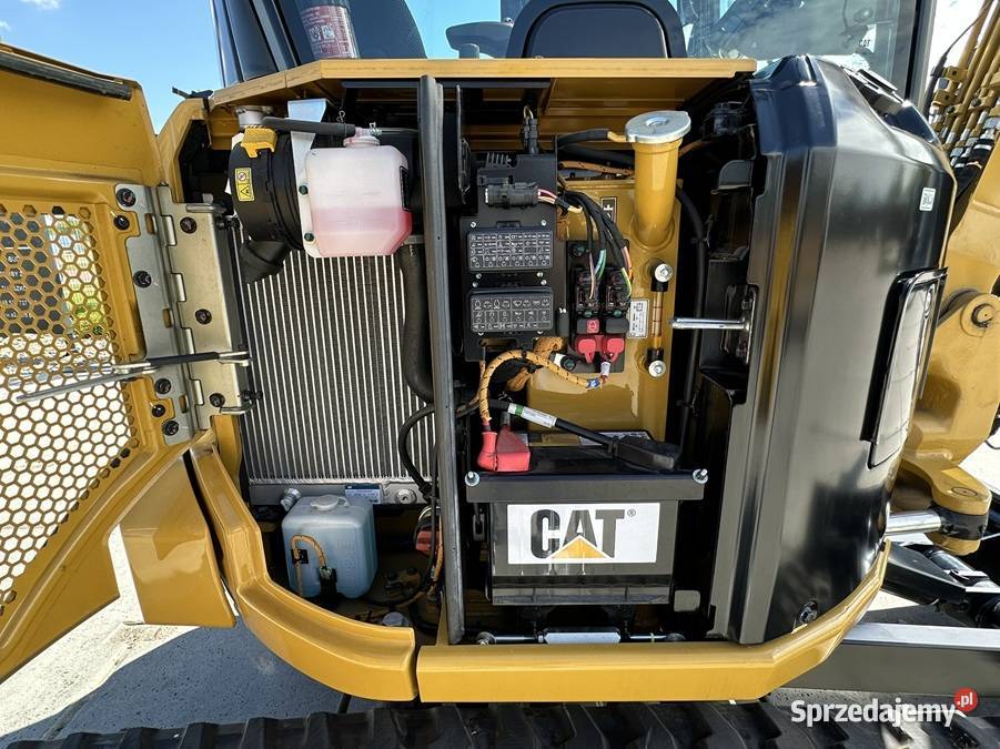FABRYCZNIE NOWA MINIKOPARKA CATERPILLAR 3027 CR Tuliszków