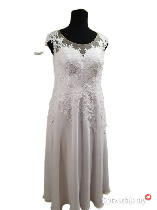 Wyjątkowa sukienka ślubna z Bridal cape 4XL48