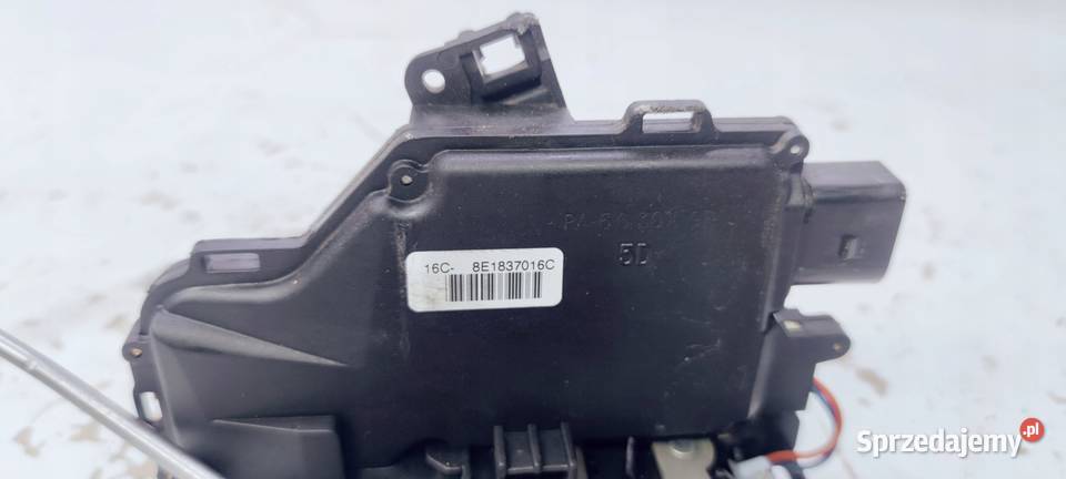 ZAMEK DRZWI PRAWY PRZÓD AUDI A4 A6 4B1837016C Przystajń