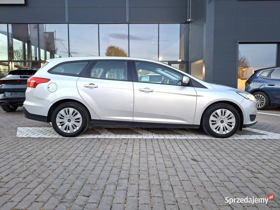 FORD Focus 2016r SalonPL Serwisowany Czujniki nieuszkodzony małopolskie Kraków sprzedam