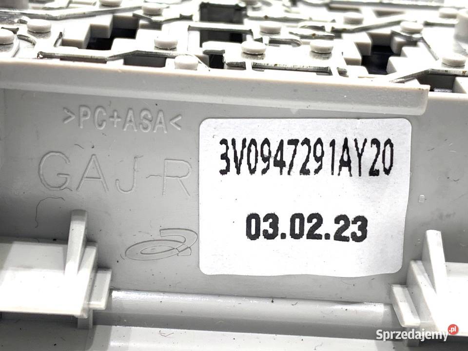 LAMPA SUFITOWA SKODA SUPERB III 3V0947291A Kombi sprzedam