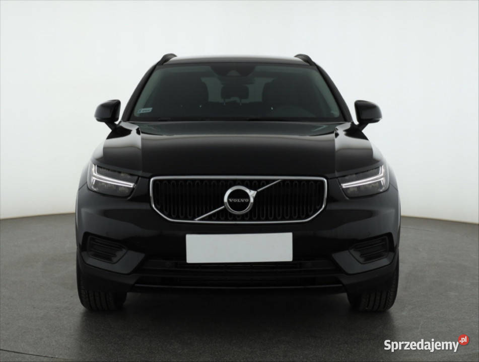 Volvo XC40 T3 światła LED