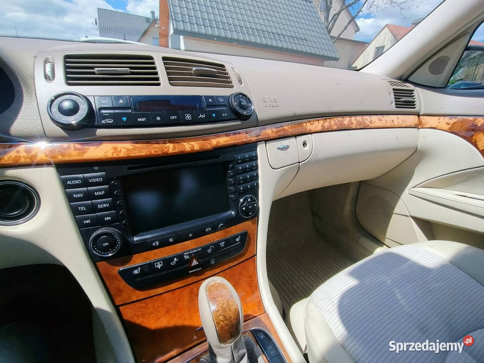 Mercedes E 350 273LPG4MaticAirmaticDistronic szary