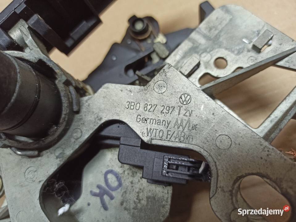 VW PASSAT B5 zamek klapy bagażnika 3b0827297 Bolesławiec