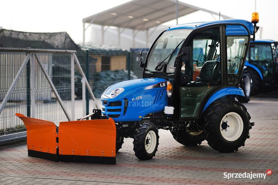LS Tractor XJ25 MEC 4x4 244 CAB pług do śniegu Tajęcina