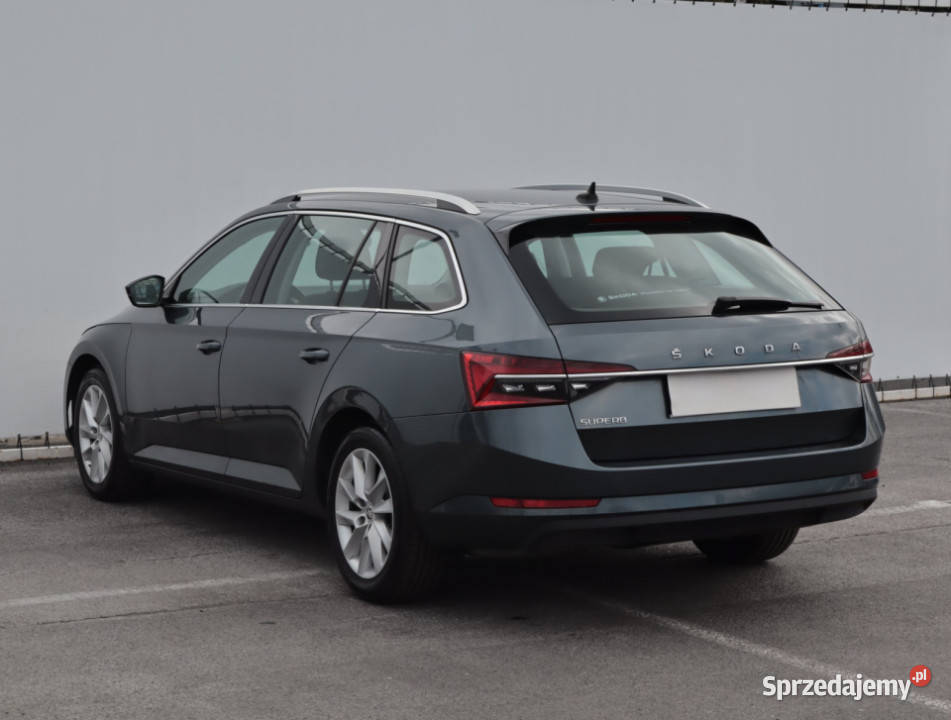 Skoda Superb 15 TSI czujnik parkowania