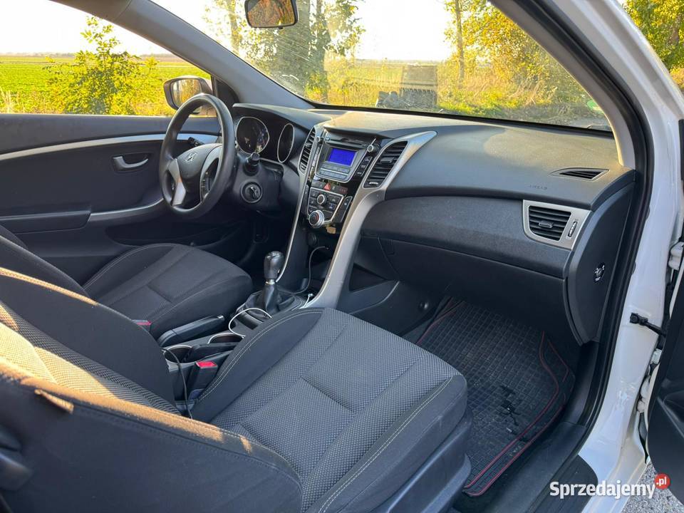 Hyundai i30 14 benzyna 6 Biegów Przybiernów
