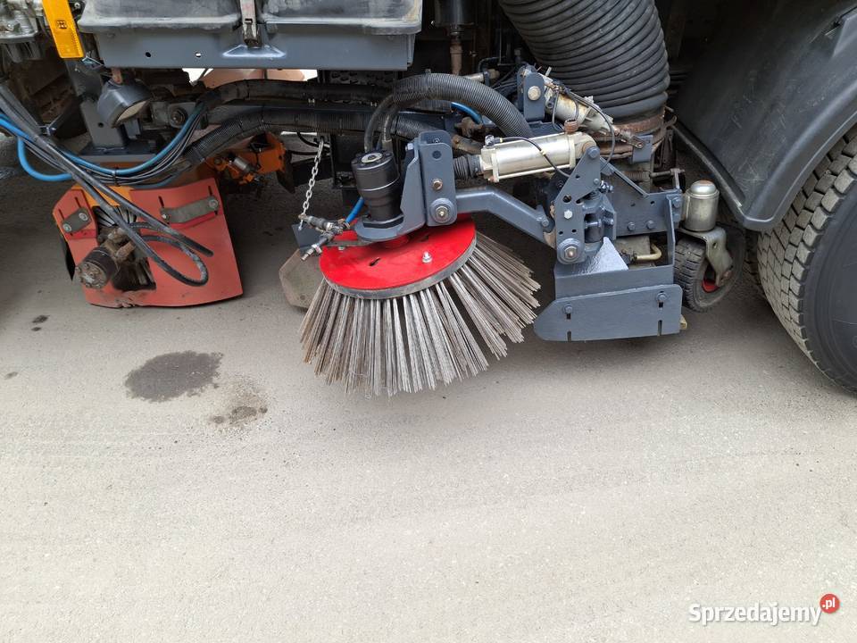 MercedesBenz Axor 1823 Zamiatarka Bucher 230KM Sierakowice