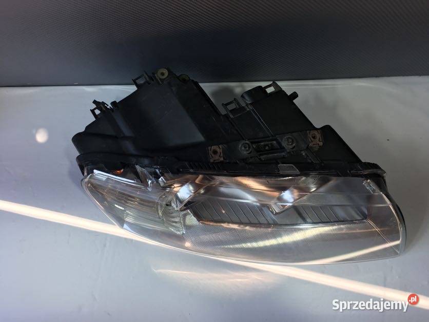 AUDI A8 PRAWA LAMPA BIXENON PRZÓD Oświetlenie Ostroróg