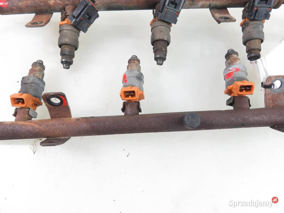 LISTWA WTRYSKOWA DODGE CARAVAN III 33 4612402