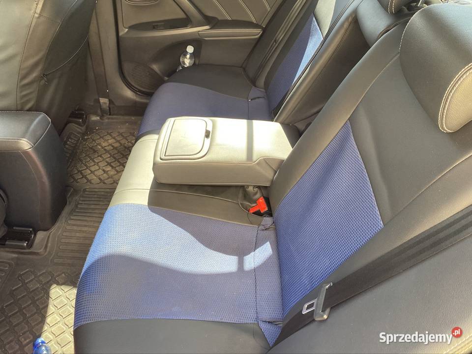 Sprzedam Toyota Avensis 18 sedan srebrna benzyna ESP
