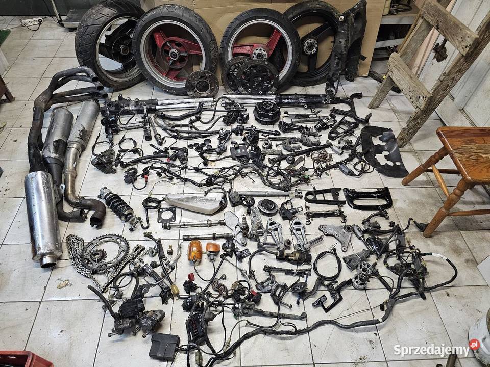 Kawasaki ZZR 1100 części koło błotnik amor