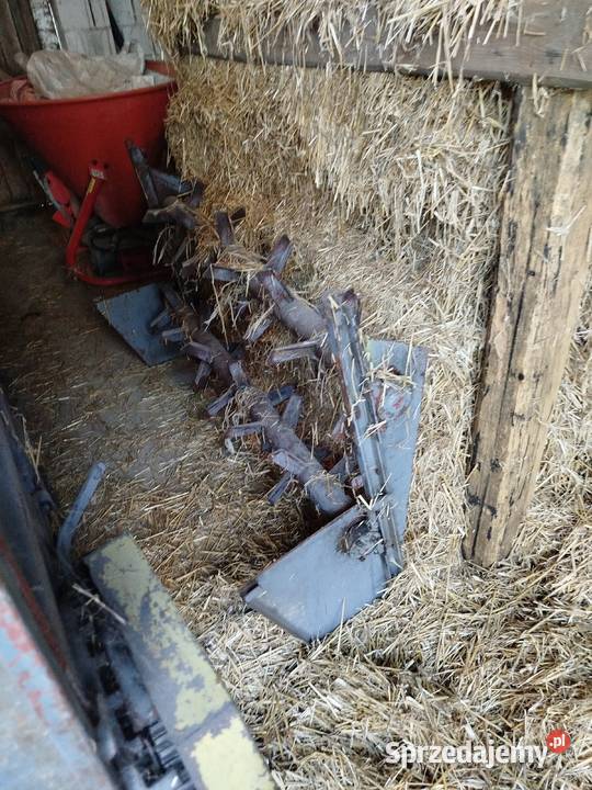 Rozrzutnik obornika przyczepa jednoosiowa Pilica sprzedam