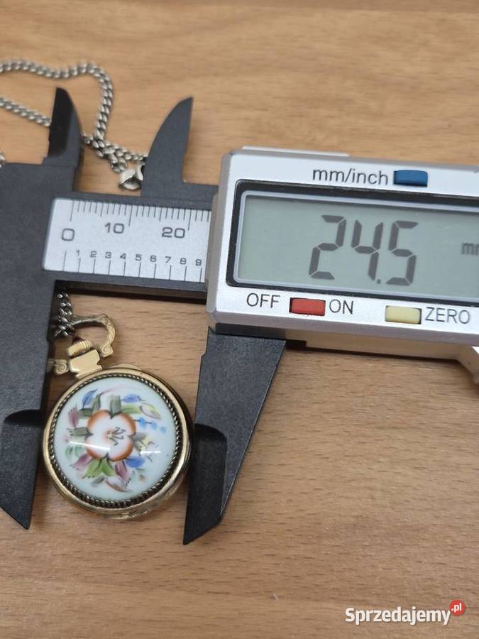 Piękny zegarek wisiorek Czajka Chaika 17 kamieni Chorzów