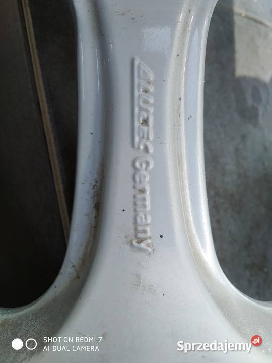 komplet felg aluminiowych z oponami letnimi VW Reda