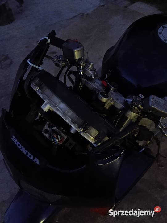 Honda Vfr 750 RC 36 1997 PT i OC jest Zbuczyn