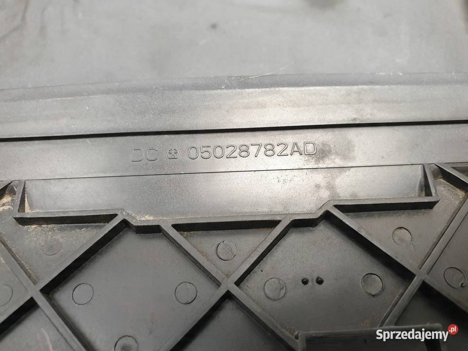 Dodge Challenger 15 TRZECIE ŚWIATŁO STOP stopu Janów