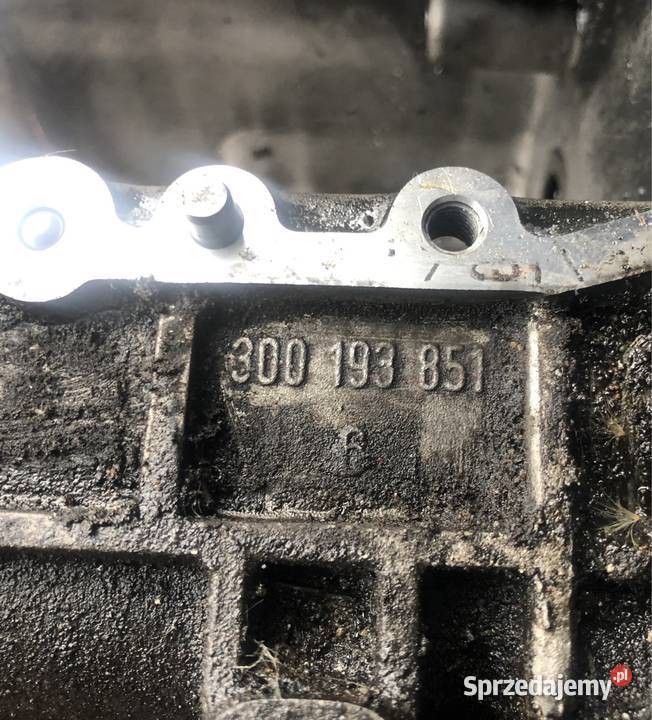 obudowa korpus skrzyni f17 GM Opel 300193851 sprzedam