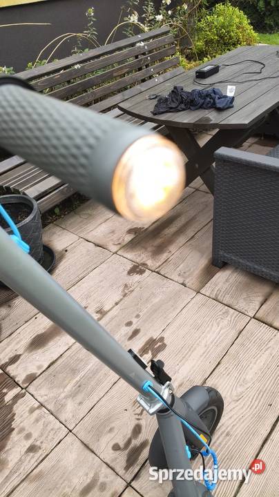 Motus Scooty 10 hulajnoga 350W 15Ah zasięg 60
