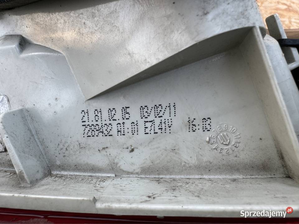 Lampa tył tylna prawa rh bmw e90 e91 lift lci osobowe Międzychód