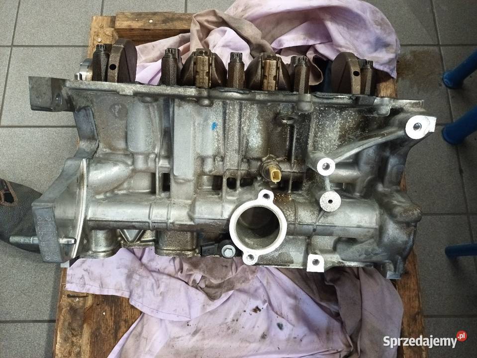 Blok dół silnika 1 2tce 5HF F408