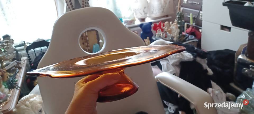 bursztynowa szklana patera na nóżcce vintagena