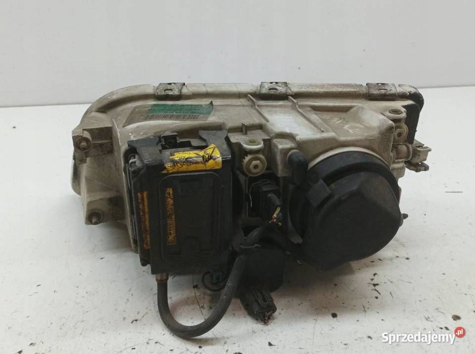 LAMPA PRZÓD PRAWA XENON LIFT 30859767 Volvo S40 Rok produkcji 2003