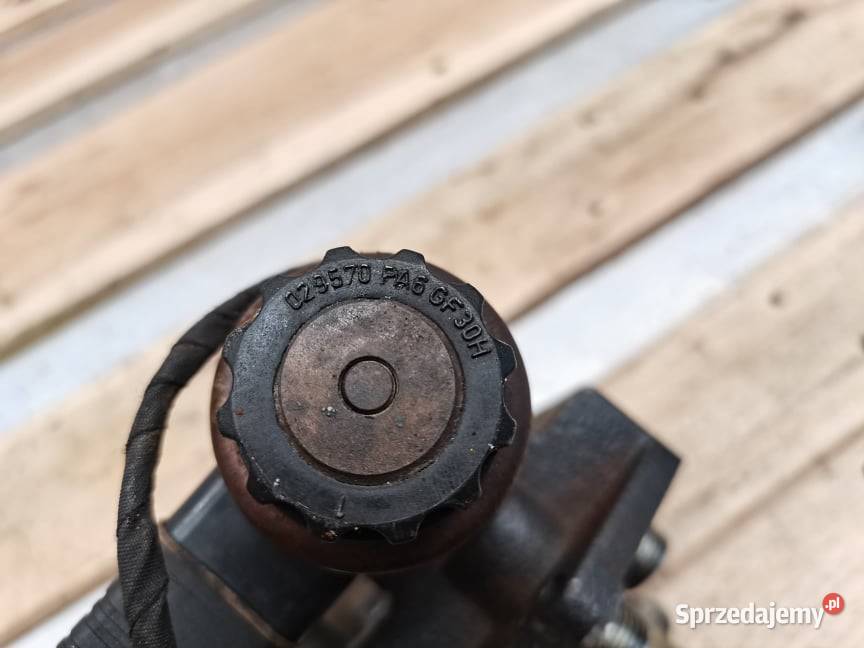 Blok zaworowy skrętu Holland LM 5040 wielkopolskie Wilkowo sprzedam