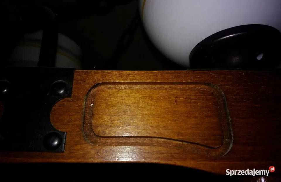 Klasyczny elegancki żyrandol odcienie brązowego Legbąd