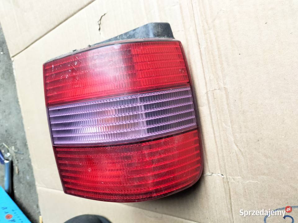 VW PASSAT B4 KOMBI LAMPA TYŁ TYLNA PRAWA Motoryzacja Kamień-Kolonia