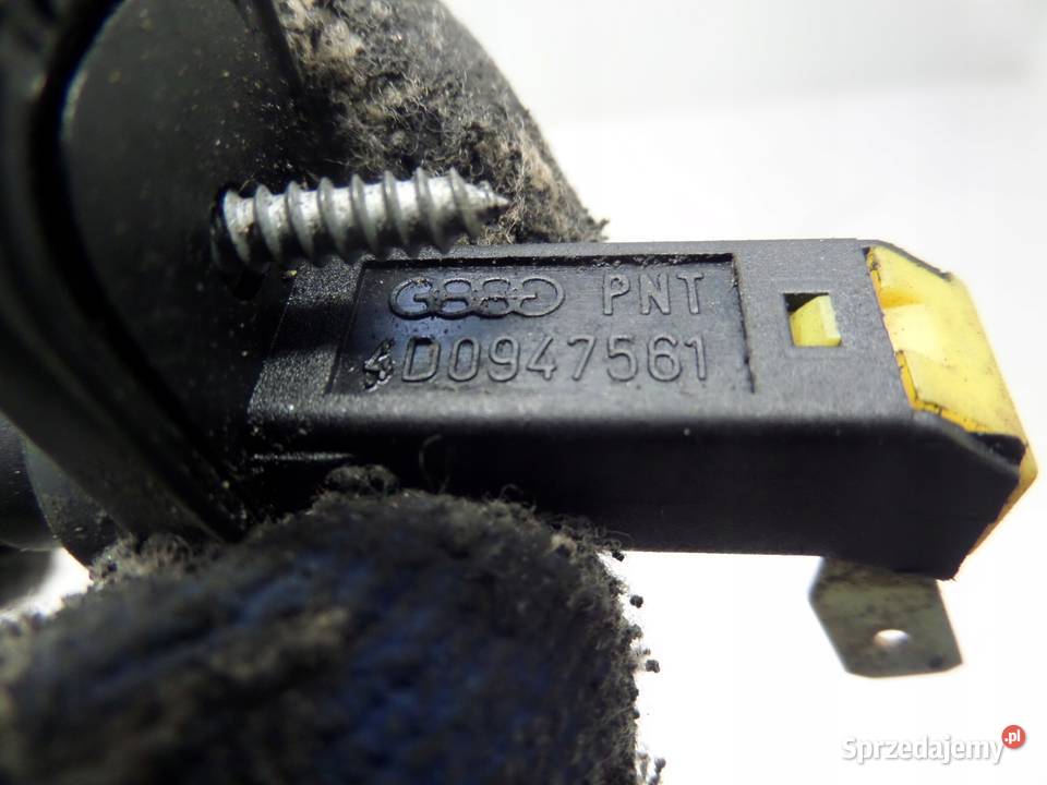 4D0947561 WLACZNIK OTWARCIA MASKI AUDI A4 A6 A8 osobowe Przemęt sprzedam