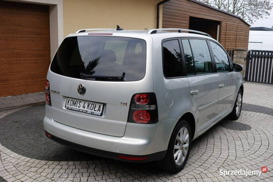 Volkswagen Touran LIFT 140 Climatronic Navi centralny zamek