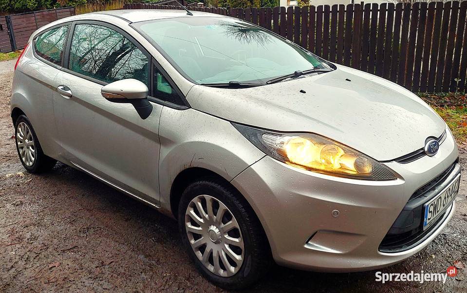 Ford Fiesta VII Hatchback 3d 2011 r 125 60 kW sprowadzony