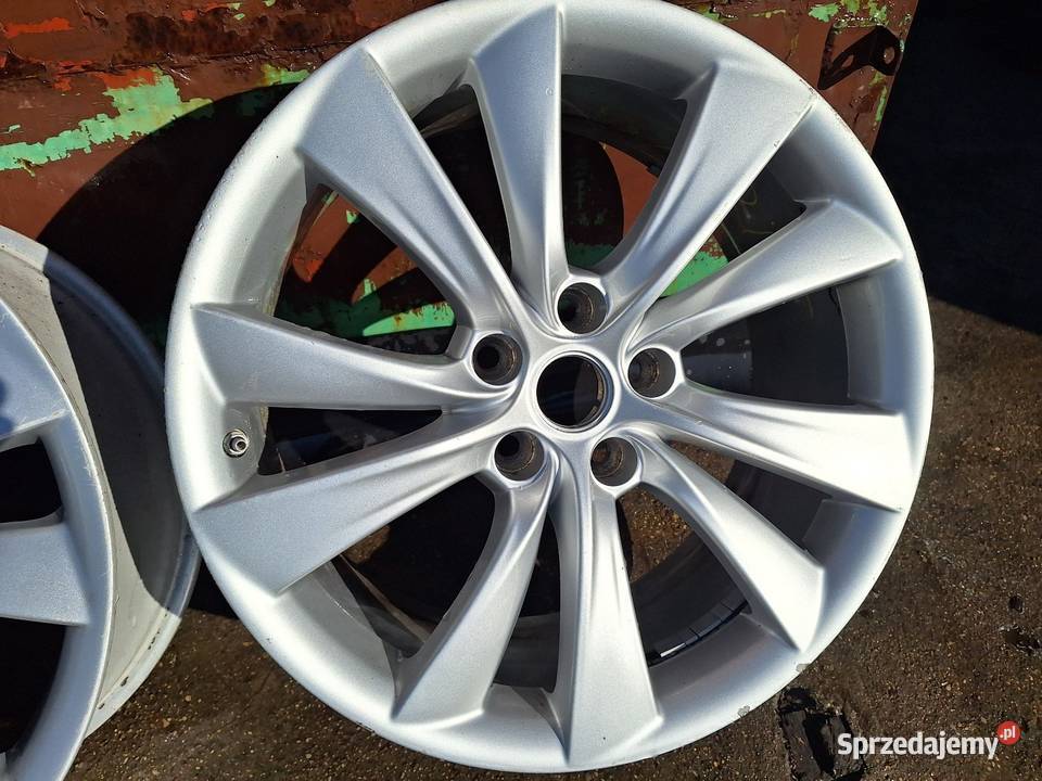 FELGA ALUMINIOWA 19 TESLA X S 102724100A 85JX19