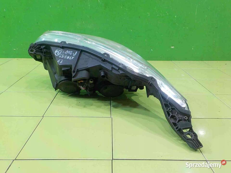 PEUGEOT 208 I 15r lampa prawa przod Suków