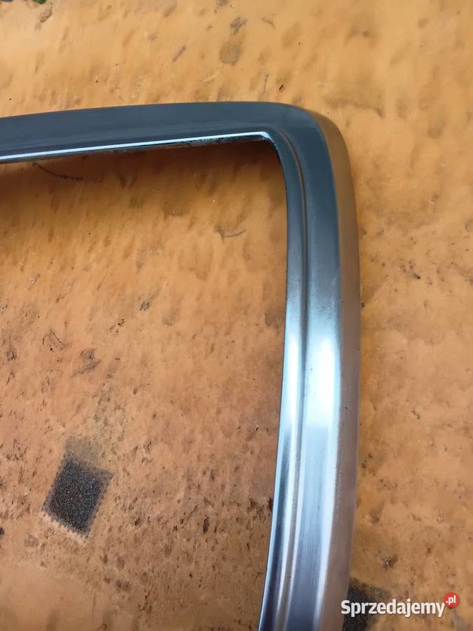 Atrapa grill Mercedes 123 Milejewo