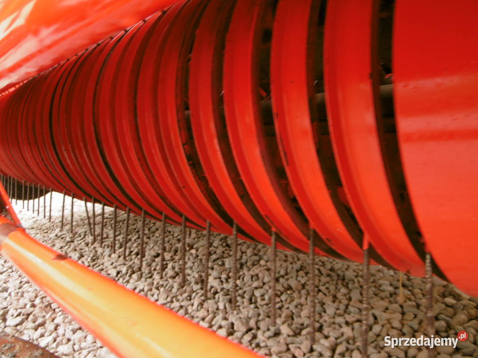 Prasa rolujaca unia famarol df 18v metal fach Maszyny rolnicze