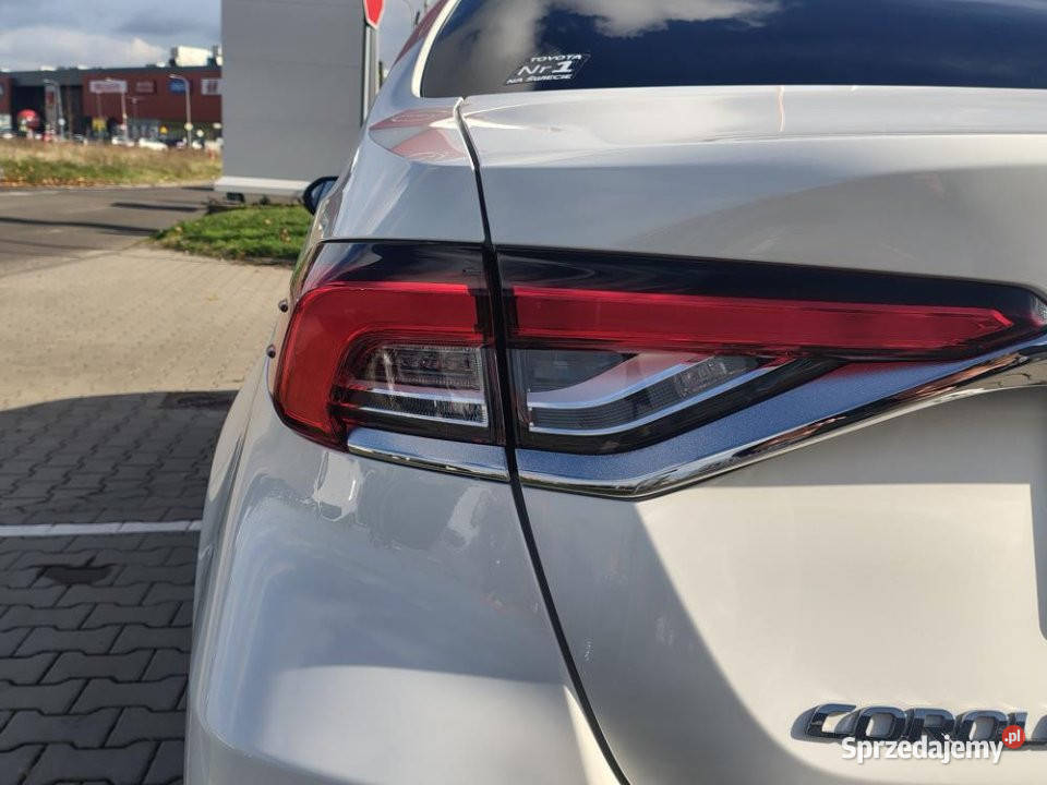 Toyota Corolla 2022r Salon Kamera Grzane fotele Rok produkcji 2022 Poznań sprzedam