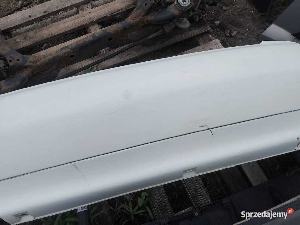 Zderzak tylni audi a4 b5 sedan biały ly9g