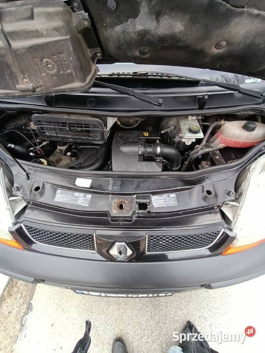 Renault Trafic 25dCi 140 światła przeciwmgielne