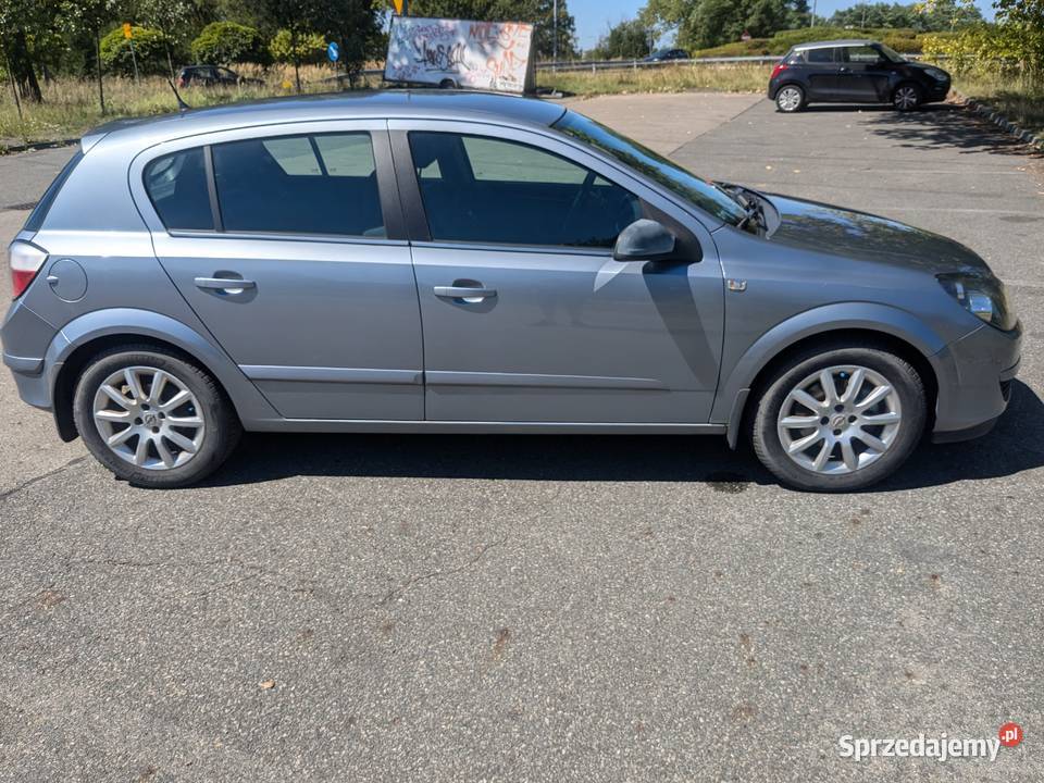 Sprzedam Opel Astra H 2004r 8900 do negocjacji Zarejestrowany w Polsce sprzedam