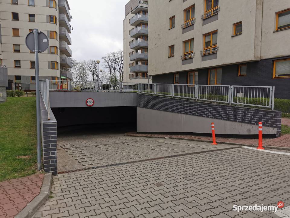 Wynajmę garaż oś Polonia Pomorzany Wynajem