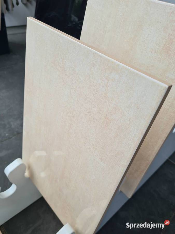GLAZURA PŁYTKA ŚCIENNA KUBA BEIGE POŁYSK 25X36 Opoczno sprzedam