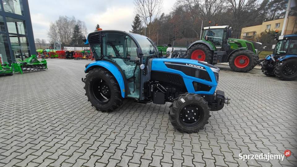 Tytuł Ciągnik pod tunele do malin LANDINI mazowieckie Czerwińsk nad Wisłą