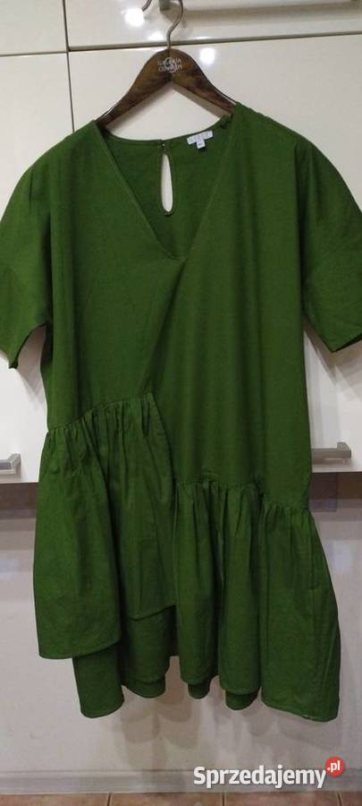 Sukienka w kolorze butelkowej zieleni